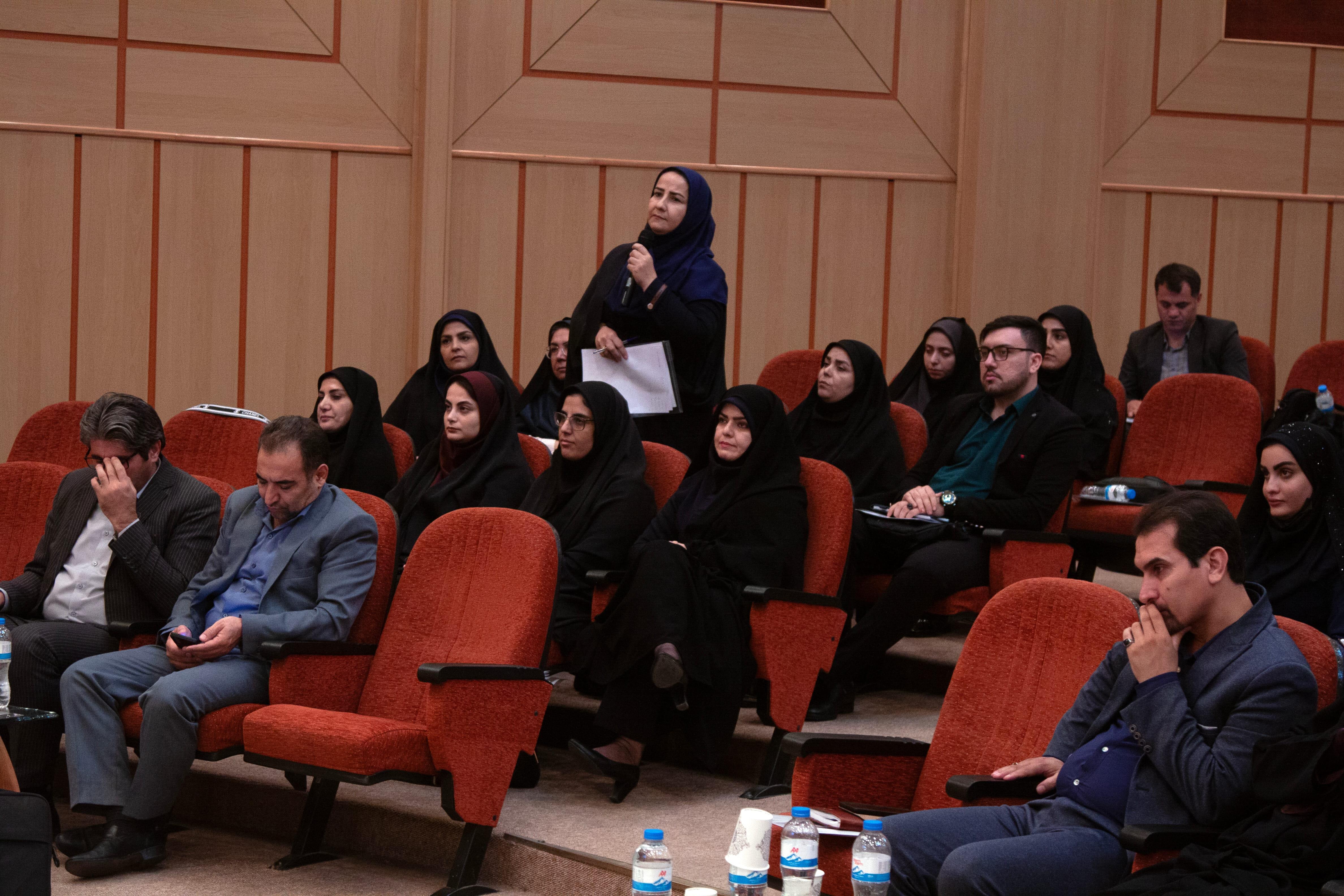 بیست‌وسومین نشست معاونان آموزش ابتدایی و نمایندگان مجلات رشد شهرستان‌های استان تهران در شرکت افست؛ ۱ شهریور ۱۴۰۵